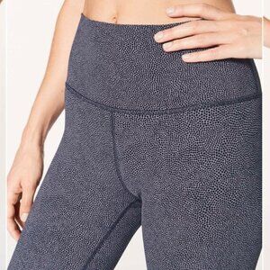 Lululemon Wunder Under Crop (Hi-Rise) (Full-On Luxtreme 21") Size 6 Style #W6AK2